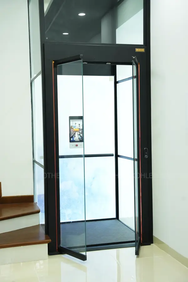 Thang máy gia đình anh Núi