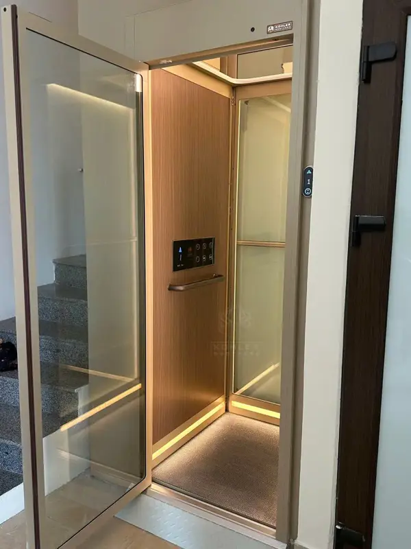 Thang máy gia đình chị Hương