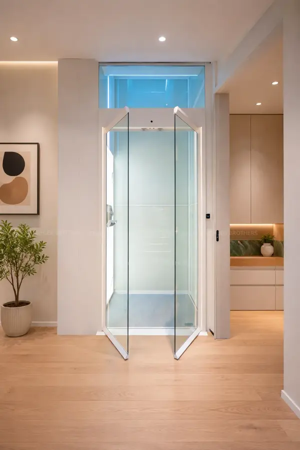 Thang máy gia đình anh Mạnh