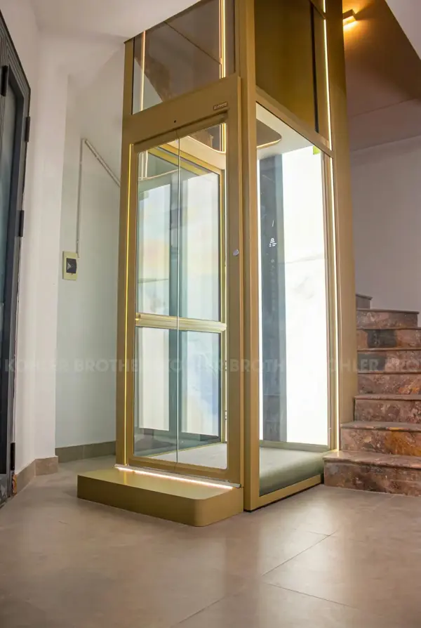 Thang máy gia đình anh Thủy