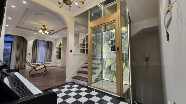 Thang máy gia đình anh Thế Anh